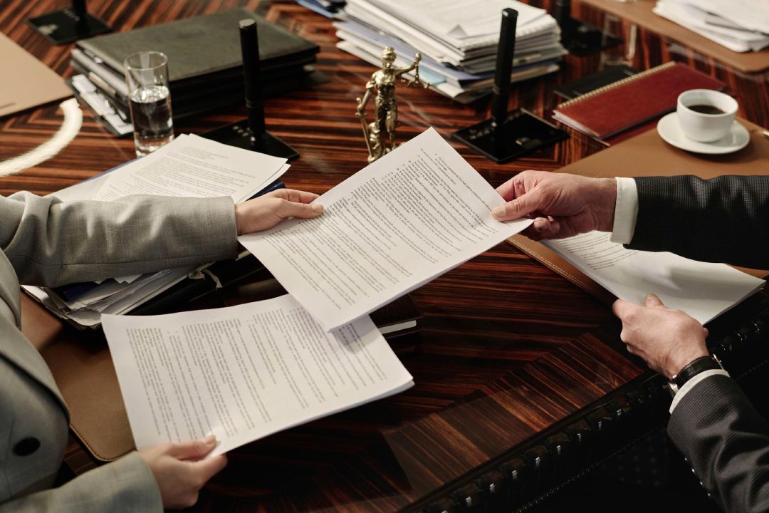 UAE Commercial Law Guide for Foreign Investors and Business Owners
