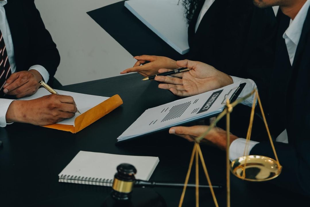 Commercial Litigation in Dubai: What Businesses Should Know Before Filing a Case