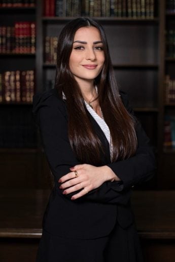 Dolsa Kharrat, Partner