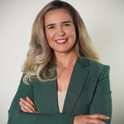 Laura Cernat