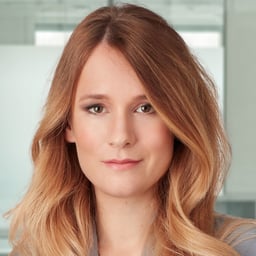  Viktória Tamás