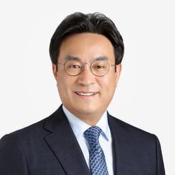 Moon Sung Lee