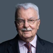 Michael E Schneider 