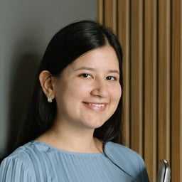 Ma. Paula Apolo