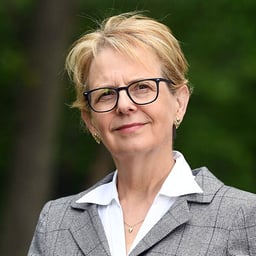 Claire  Barritt