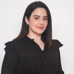  Ana  Larissa