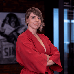 Juliana  Calçada 
