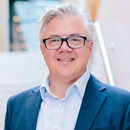 Simon TJ Ratcliffe