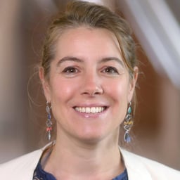  Julie Ragueneau