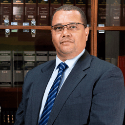 Allen Gichuhi EBS, C.Arb, SC 