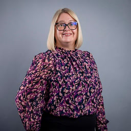 Lynsey Stuchfield