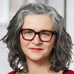 Michelle Ní Longáin 