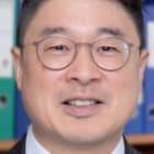 Paul S L Lau 