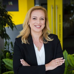 Adrienn Piskóti, M.LL.P