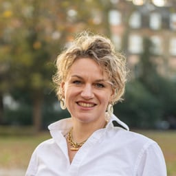 Zoe Bloom
