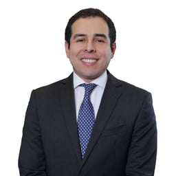 Carlos E Guzmán