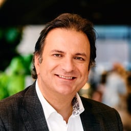 Daniel  Santurio González