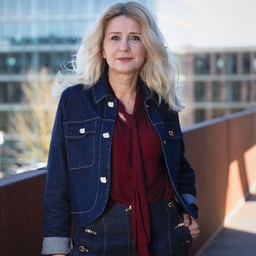 Debbie van de Laar