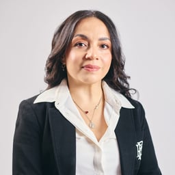 Veronica  Regalado 