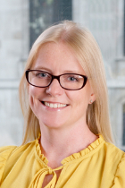 Louise Oliver photo