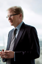Simon Hart photo