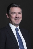 Richard Sims Simmons Simmons London England Lawyer Profile