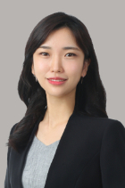 Shin Hye Lee photo