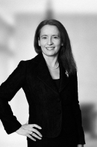 Caroline Hart photo